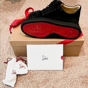 BARELY WORN Christian Louboutin Veau Velours